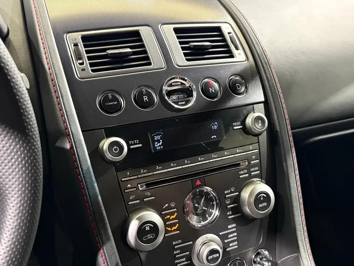 2011 V8 Vantage 4.7L Sportshift Coupe — миниатюра 10
