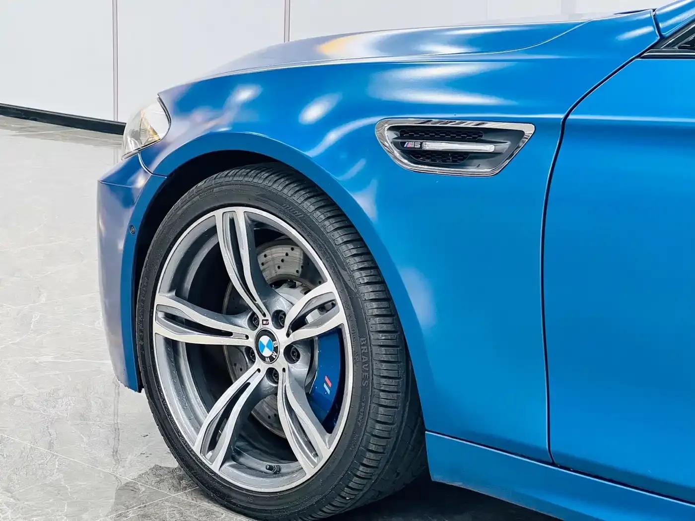 2014 BMW M5 Year of the Horse Limited Edition — миниатюра 8