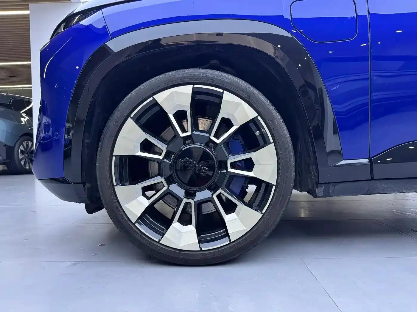 BMW XM 2023 Base Model — миниатюра 9