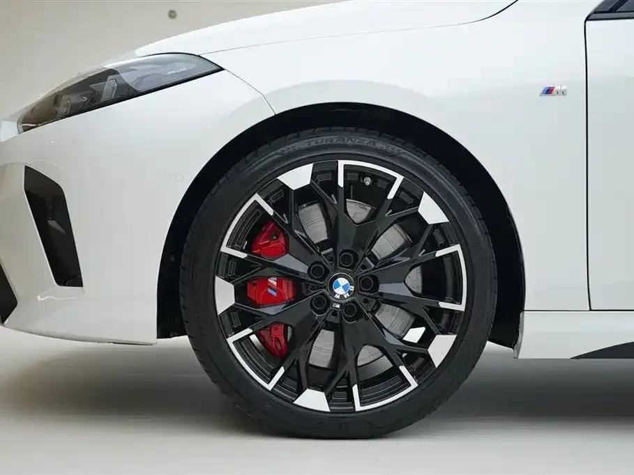 2025 BMW M235L — миниатюра 15