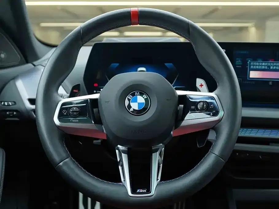 2025 BMW M235L — миниатюра 17