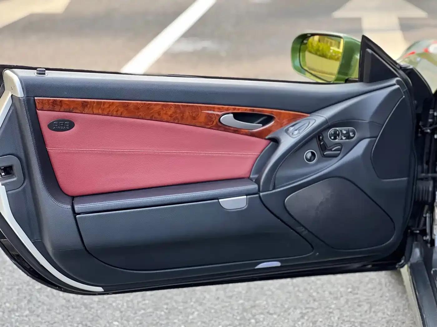 Mercedes-Benz SL-Class 2010 SL 300 — миниатюра 12