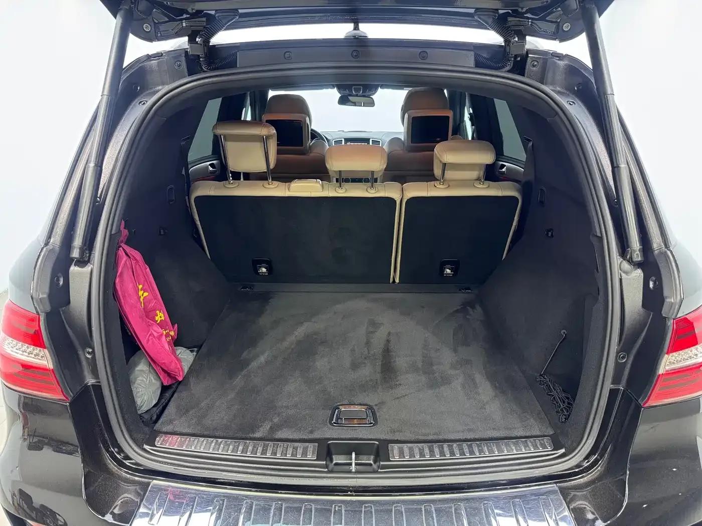2012 Mercedes-Benz M-Class AMG ML 63 — миниатюра 11