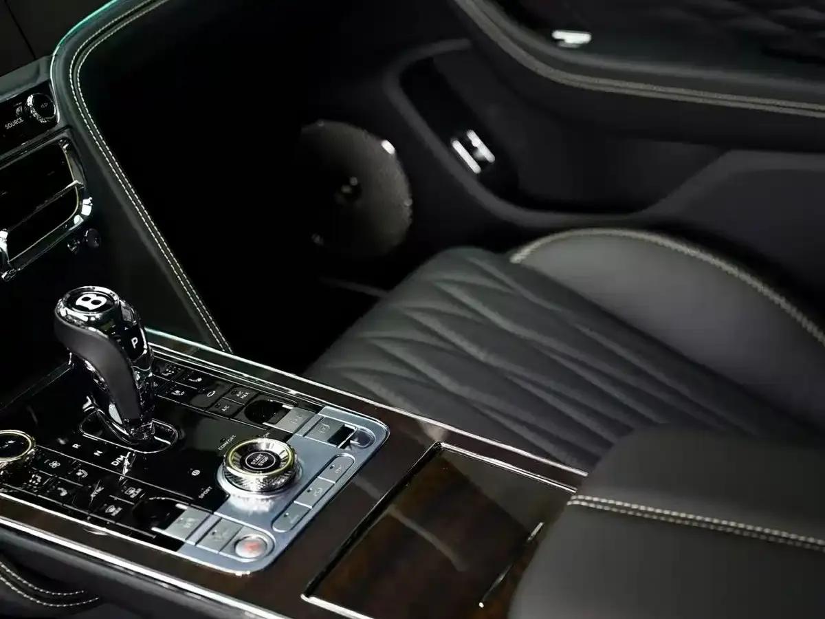 2022 Flying Spur Plug-in Hybrid 2.9T V6 — миниатюра 6