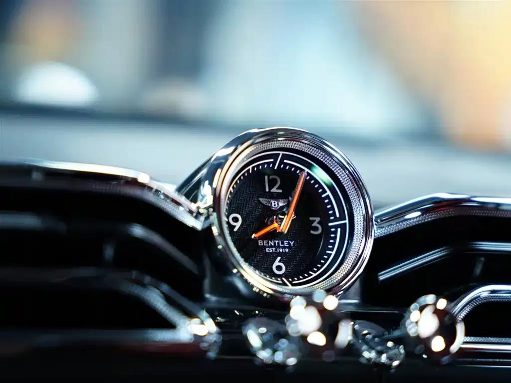 Bentayga Plug-in Hybrid 2021 3.0T PHEV — миниатюра 12
