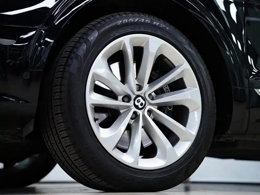 Bentayga Plug-in Hybrid 2021 3.0T PHEV — миниатюра 21
