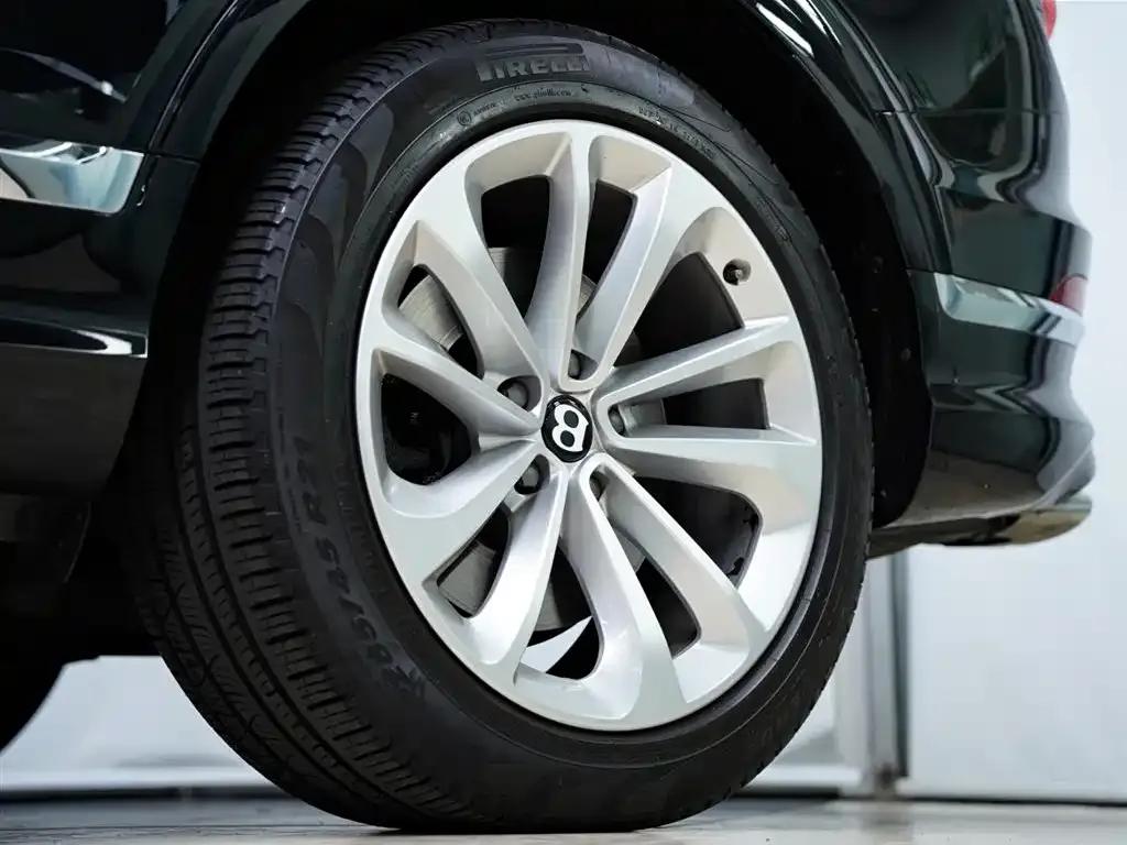 Bentayga Plug-in Hybrid 2021 3.0T PHEV — миниатюра 24