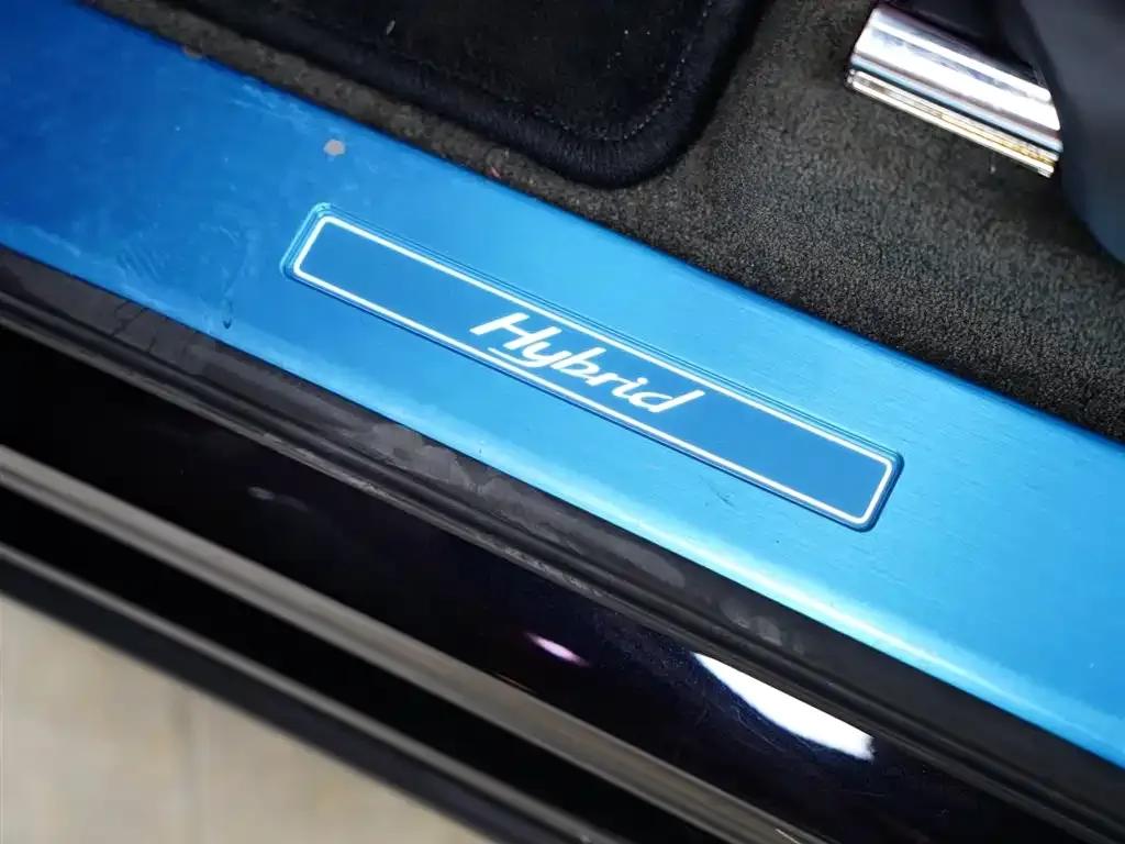 Bentayga Plug-in Hybrid 2021 3.0T PHEV — миниатюра 36