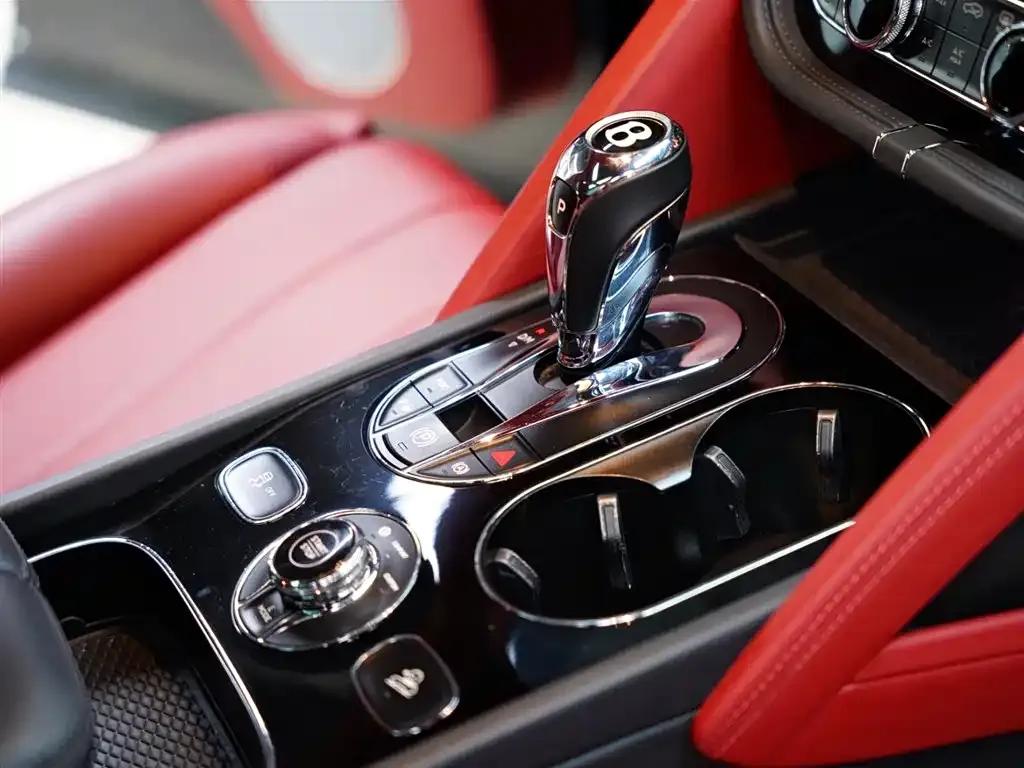 Bentayga Plug-in Hybrid 2021 3.0T PHEV — миниатюра 42