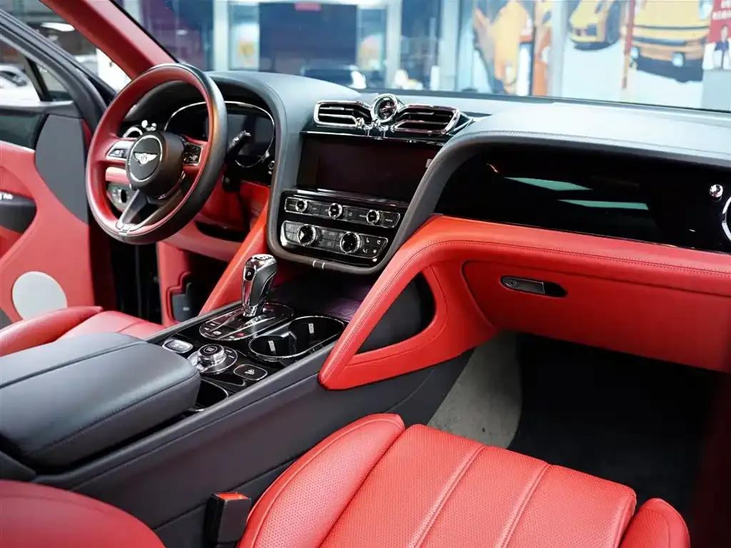 Bentayga Plug-in Hybrid 2021 3.0T PHEV — миниатюра 44