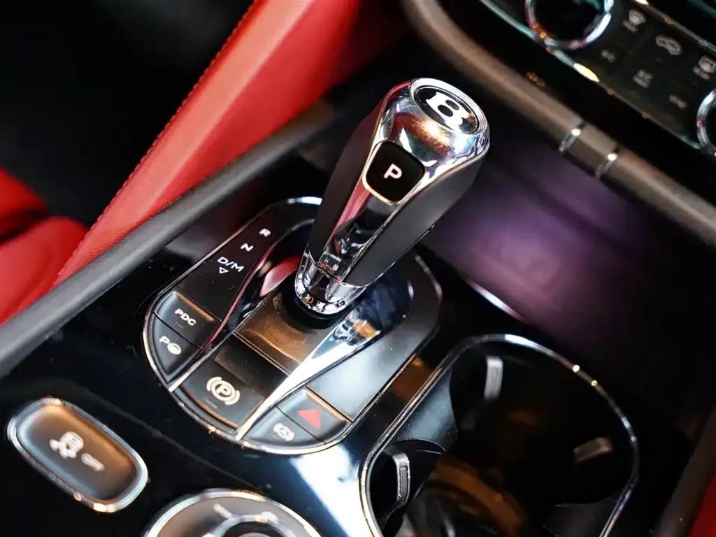 Bentayga Plug-in Hybrid 2021 3.0T PHEV — миниатюра 47