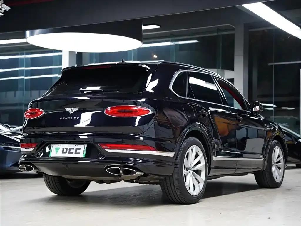 Bentayga Plug-in Hybrid 2021 3.0T PHEV — миниатюра 6
