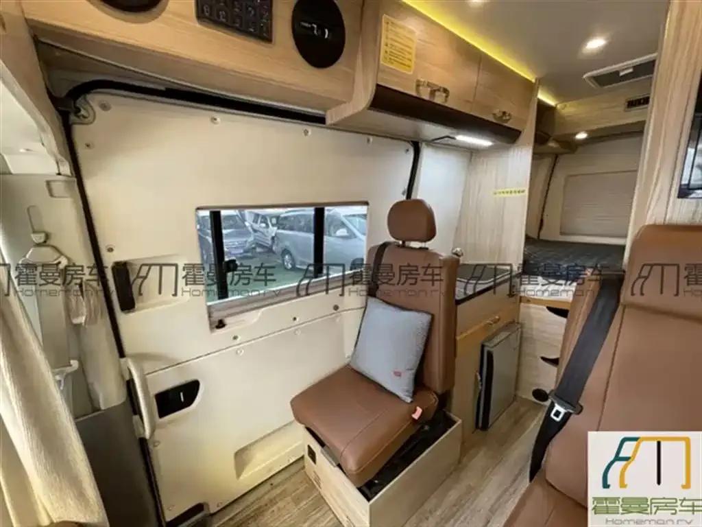 SAIC MAXUS V80B Motorhome 2017 Model 2.5T Diesel Version — миниатюра 8