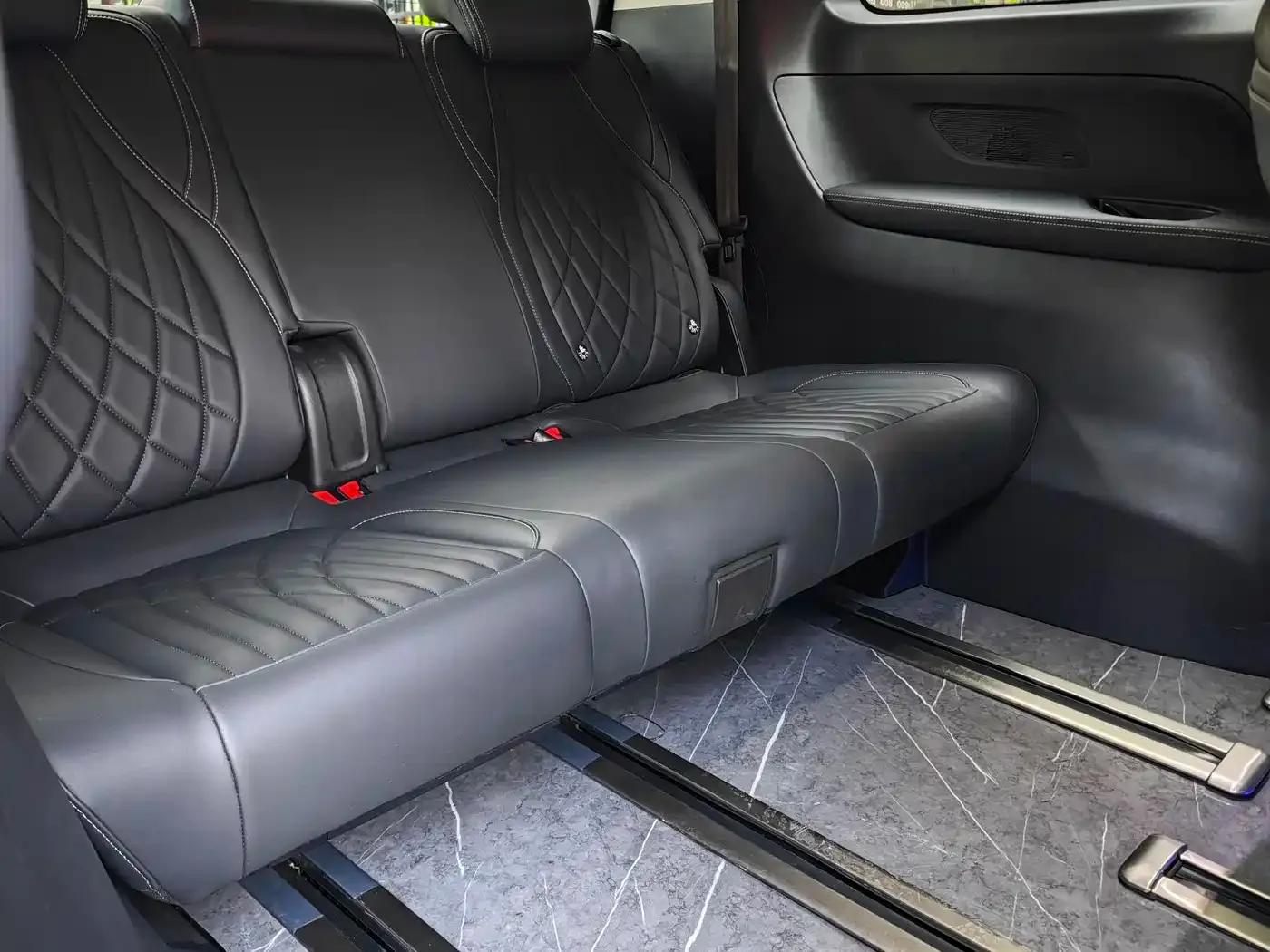 Maxus G90 2024 2.0T Starry Night 7-Seater Edition — миниатюра 15