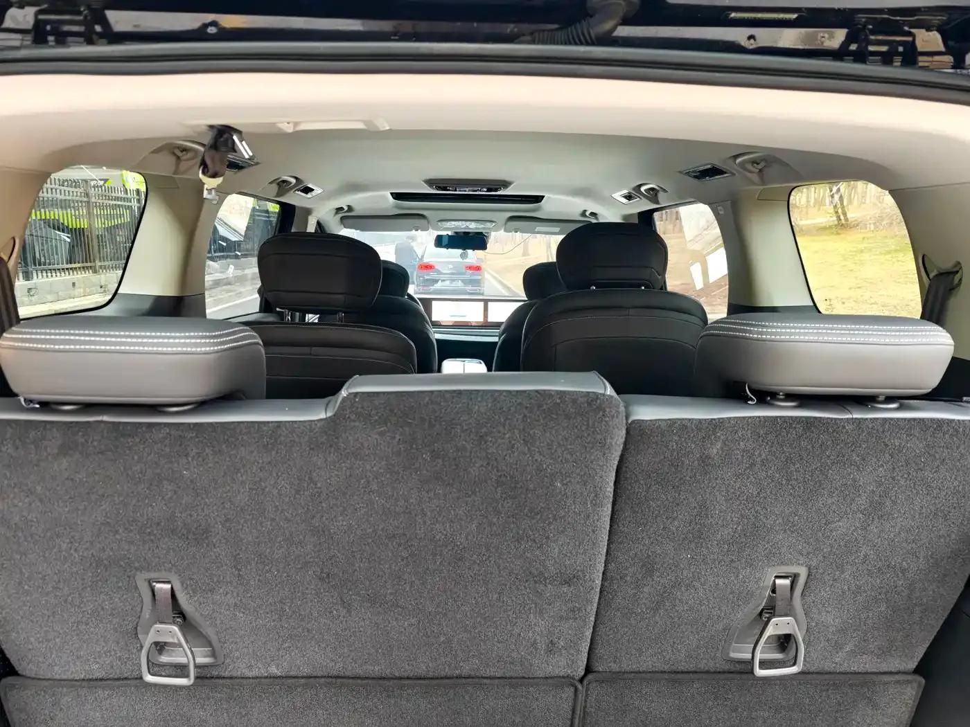Maxus G90 2024 2.0T Starry Night 7-Seater Edition — миниатюра 18