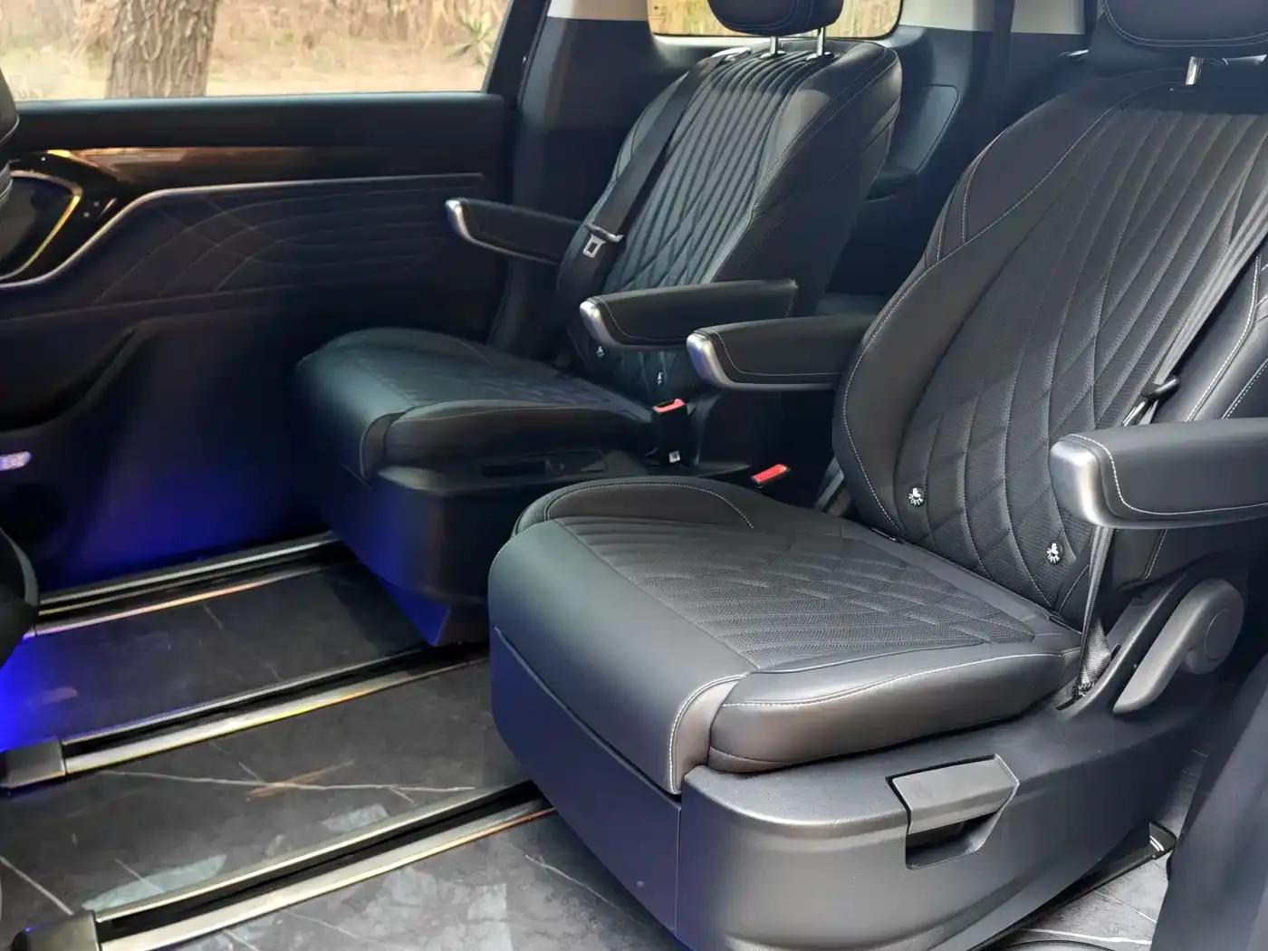 Maxus G90 2024 2.0T Starry Night 7-Seater Edition — миниатюра 10