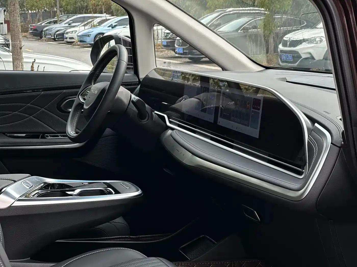 Maxus G90 2022 2.0T Interstellar 7-Seater Edition — миниатюра 12