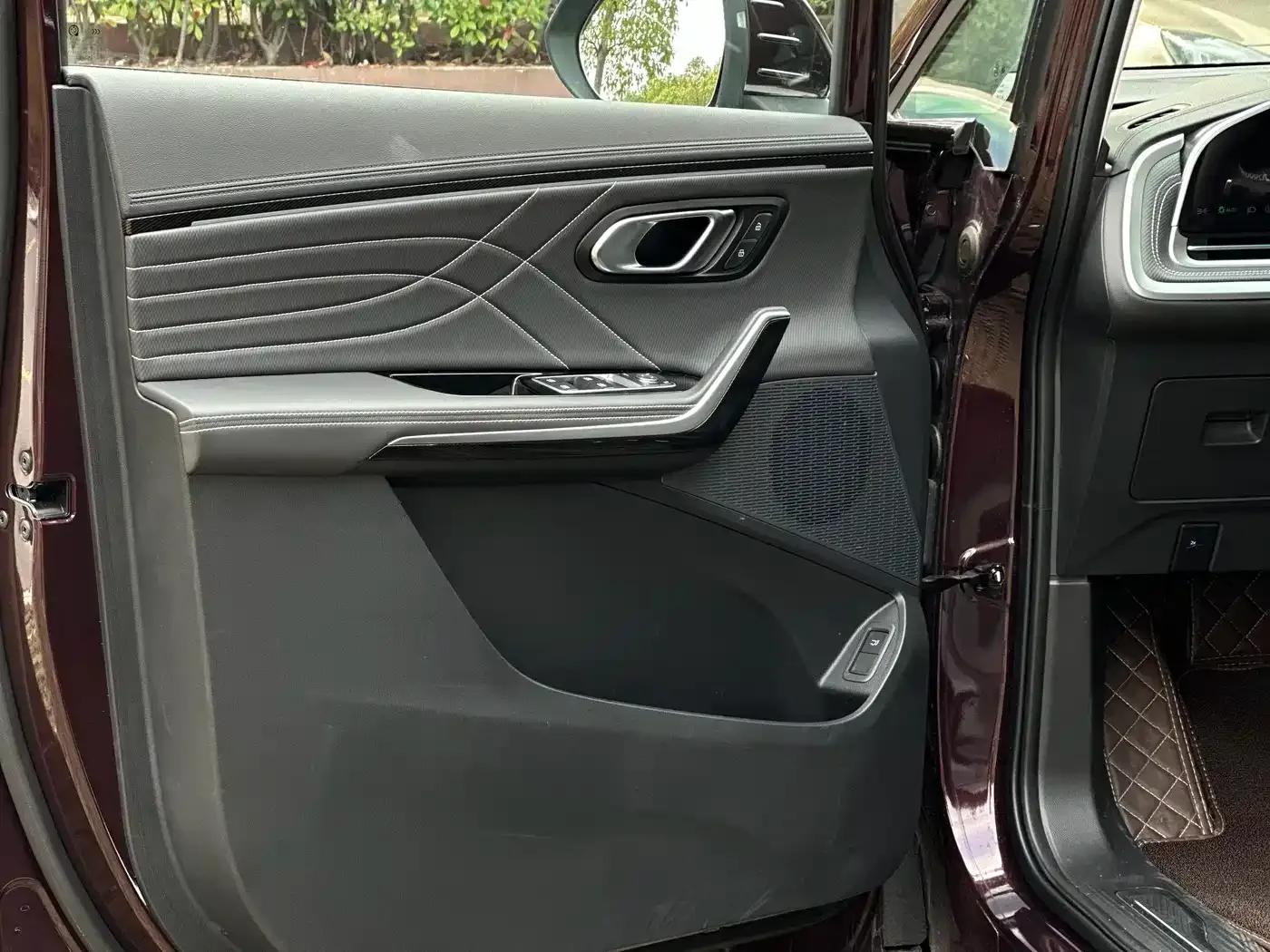 Maxus G90 2022 2.0T Interstellar 7-Seater Edition — миниатюра 22