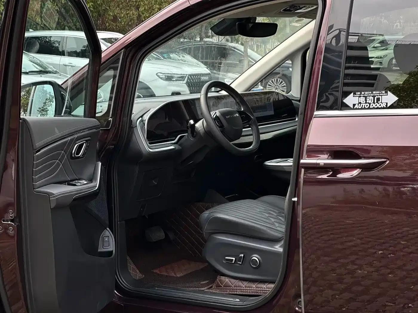 Maxus G90 2022 2.0T Interstellar 7-Seater Edition — миниатюра 5