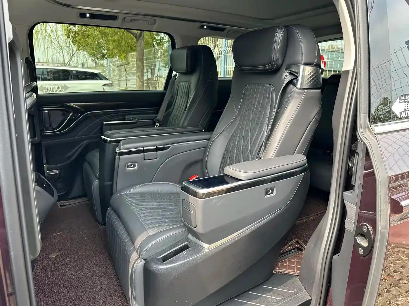 Maxus G90 2022 2.0T Interstellar 7-Seater Edition — миниатюра 9