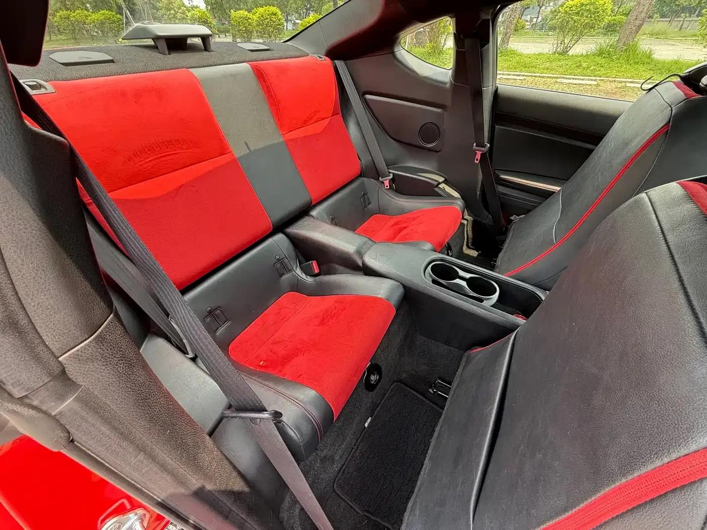 Toyota 86 2014 2.0L Automatic Luxury — миниатюра 13