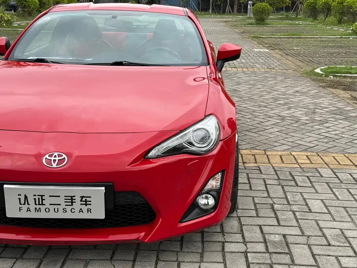 Toyota 86 2014 2.0L Automatic Luxury — миниатюра 4