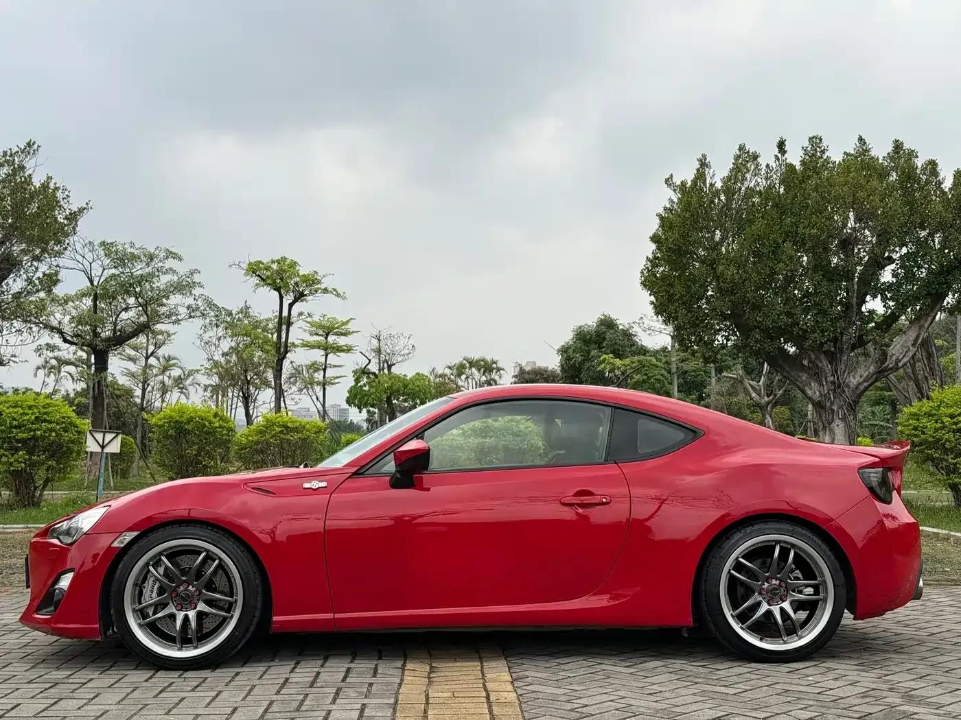 Toyota 86 2014 2.0L Automatic Luxury — миниатюра 5