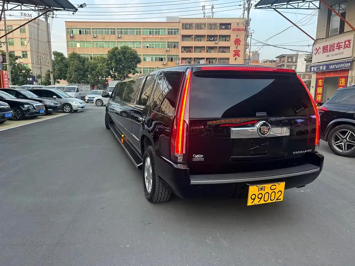 2013 Cadillac Escalade 6.2L ESV Platinum Edition Extended Wheelbase — миниатюра 4