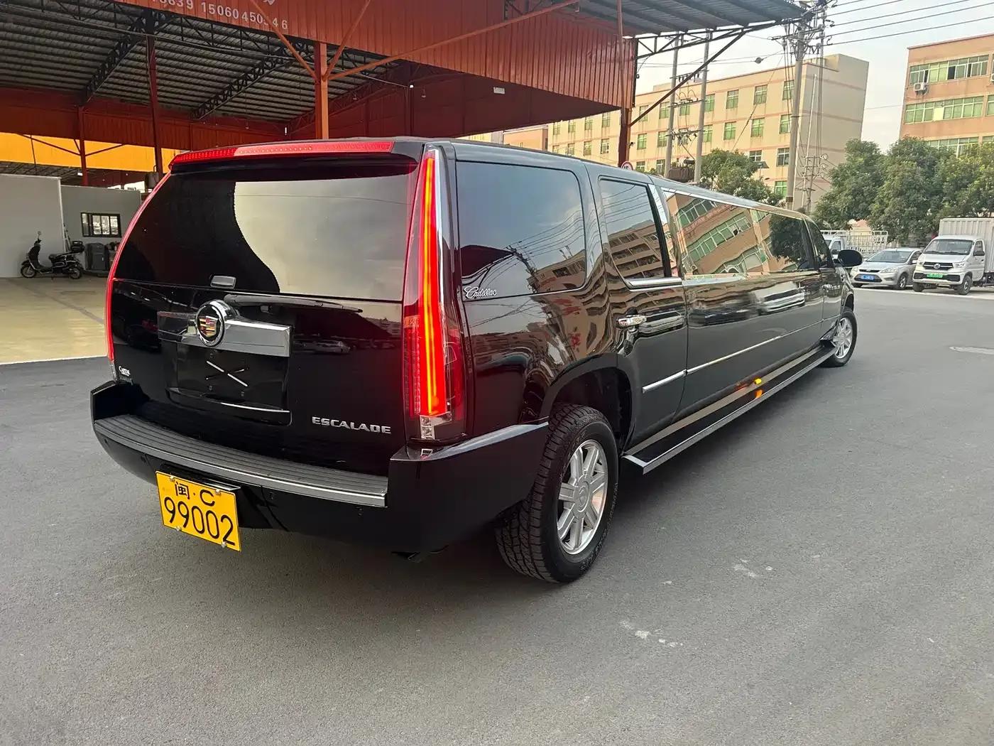2013 Cadillac Escalade 6.2L ESV Platinum Edition Extended Wheelbase — миниатюра 5