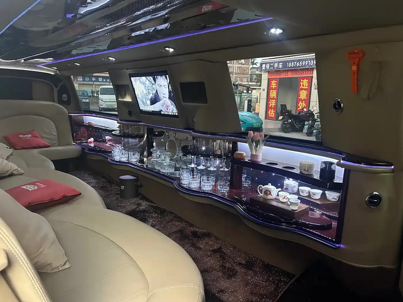 2013 Cadillac Escalade 6.2L ESV Platinum Edition Extended Wheelbase — миниатюра 6