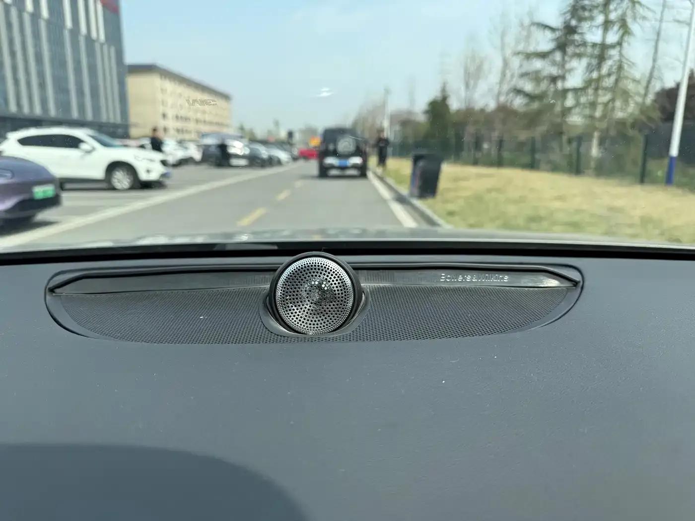 2021 Volvo S60 Plug-in Hybrid T8 E-Drive Hybrid AWD Inscription Luxury Edition — миниатюра 11