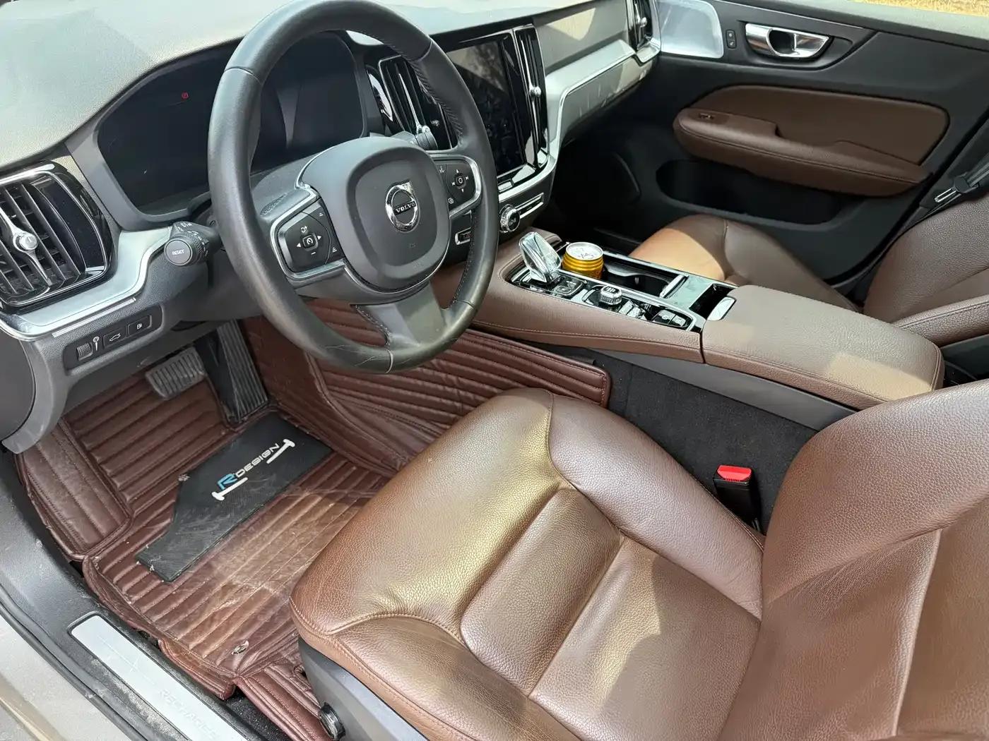 2021 Volvo S60 Plug-in Hybrid T8 E-Drive Hybrid AWD Inscription Luxury Edition — миниатюра 5