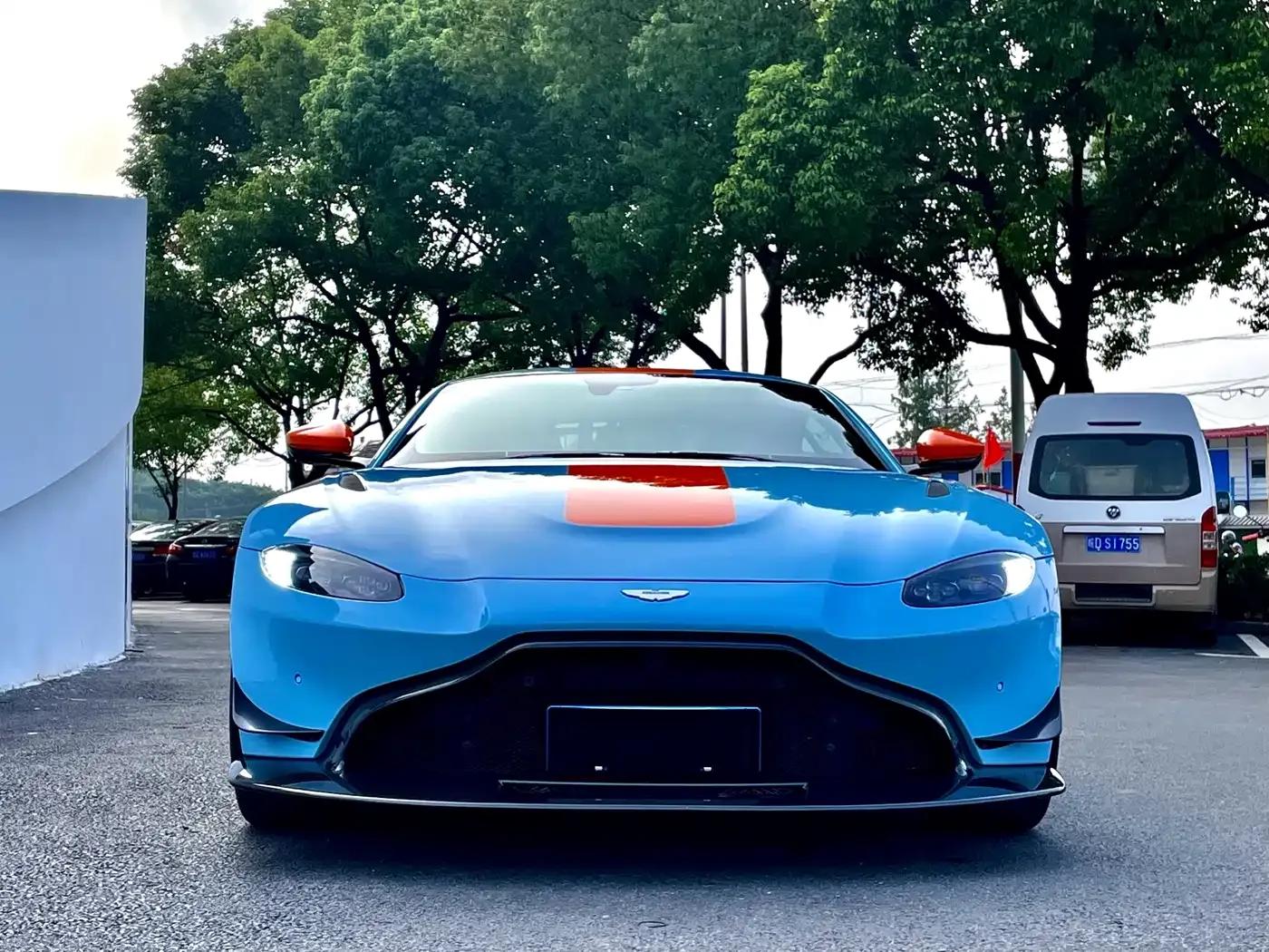 2019 V8 Vantage 4.0T V8 Racing Legend Limited Edition — миниатюра 2