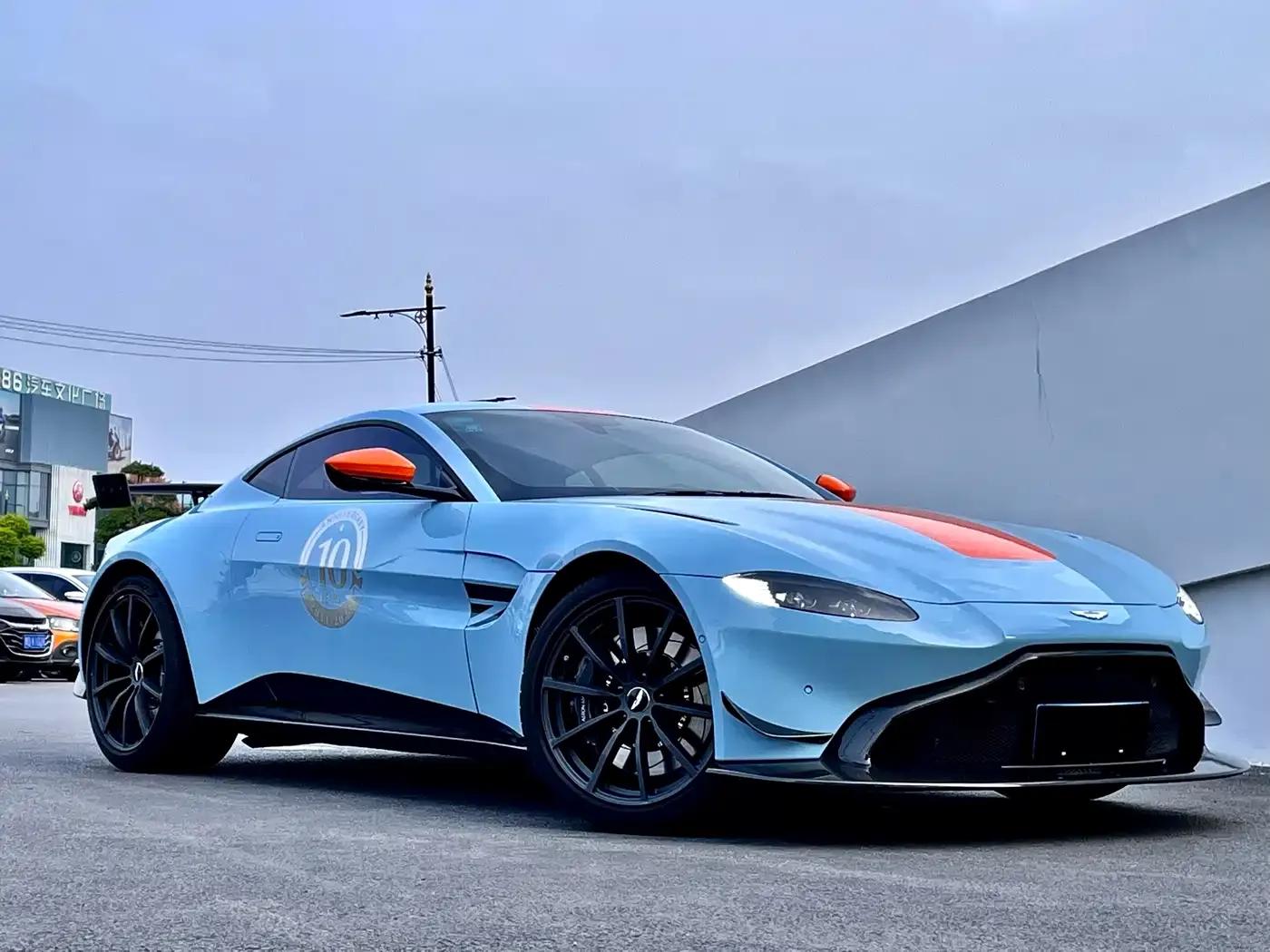2019 V8 Vantage 4.0T V8 Racing Legend Limited Edition — миниатюра 3