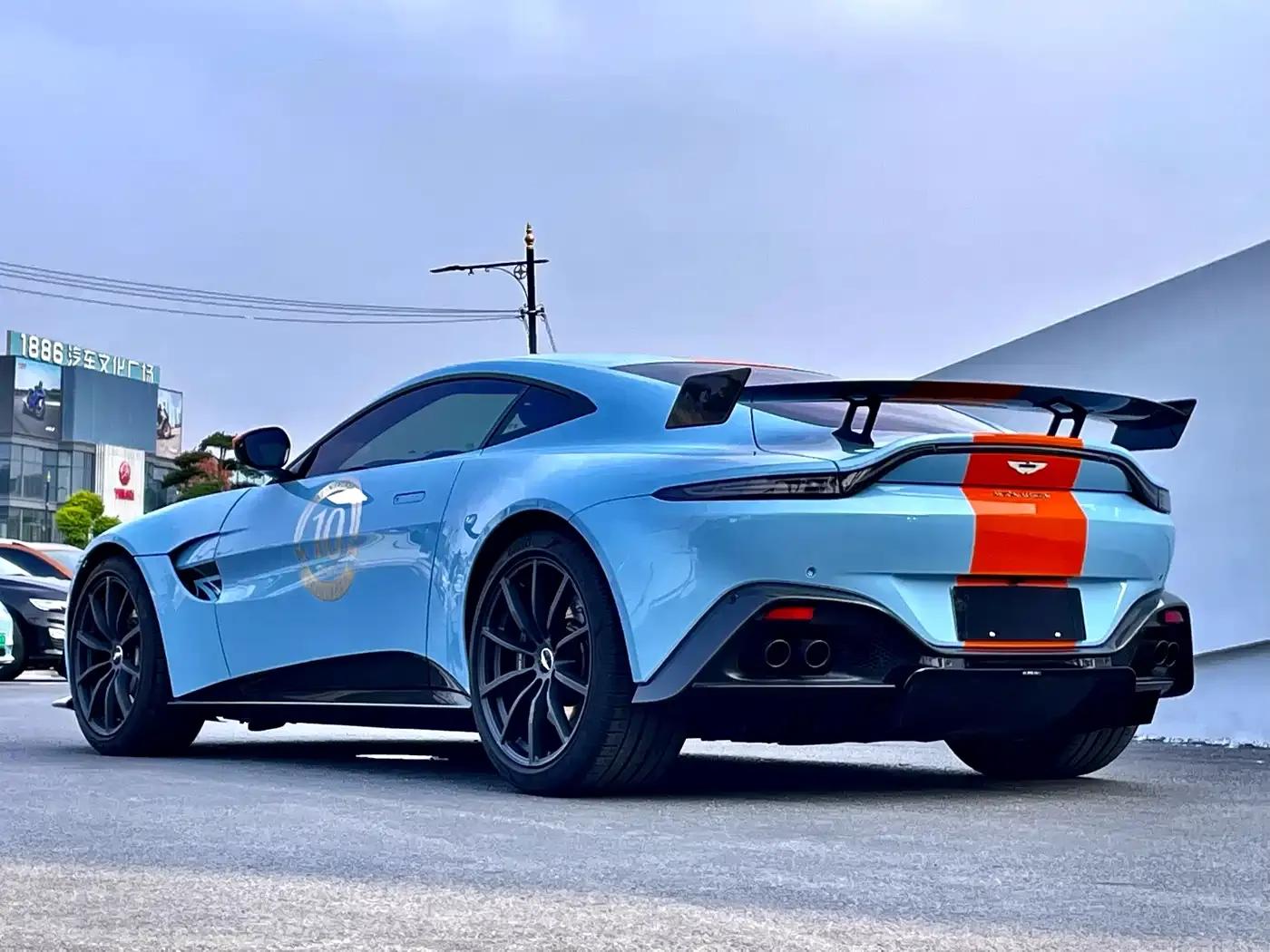2019 V8 Vantage 4.0T V8 Racing Legend Limited Edition — миниатюра 5
