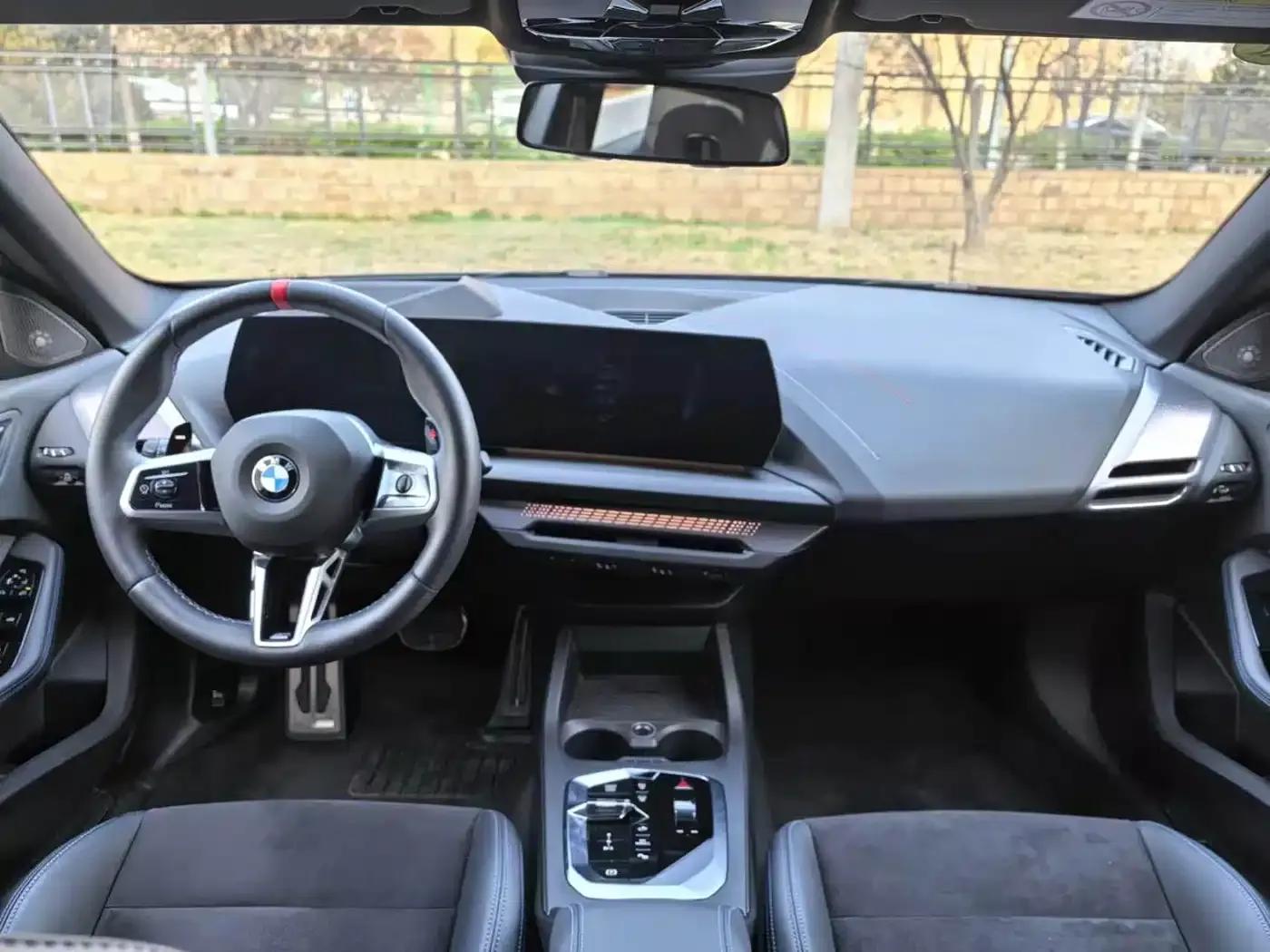 2025 BMW M235L — миниатюра 11