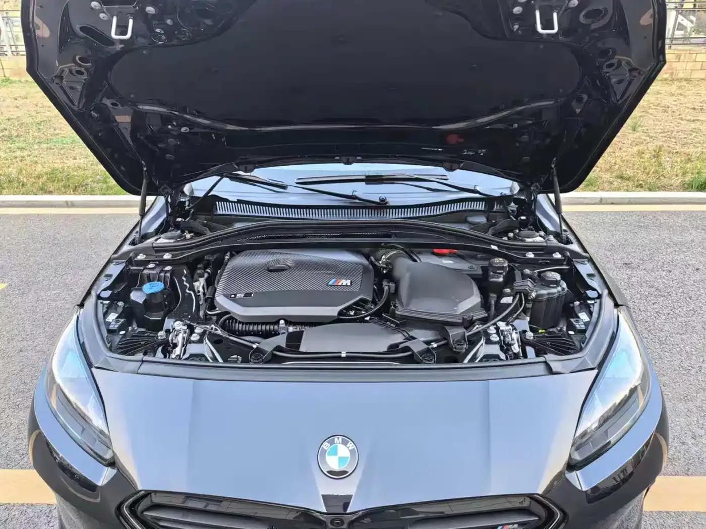 2025 BMW M235L — миниатюра 6