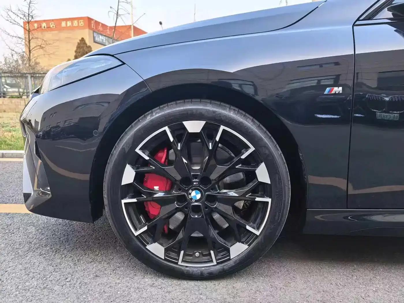 2025 BMW M235L — миниатюра 7