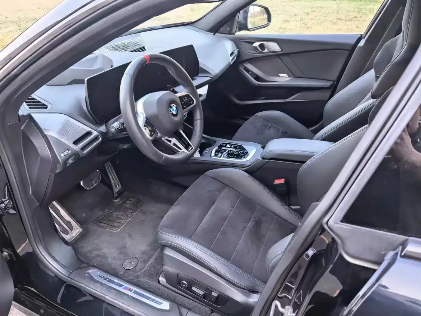 2025 BMW M235L — миниатюра 9