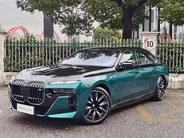 BMW i7 M70L 2023 Model