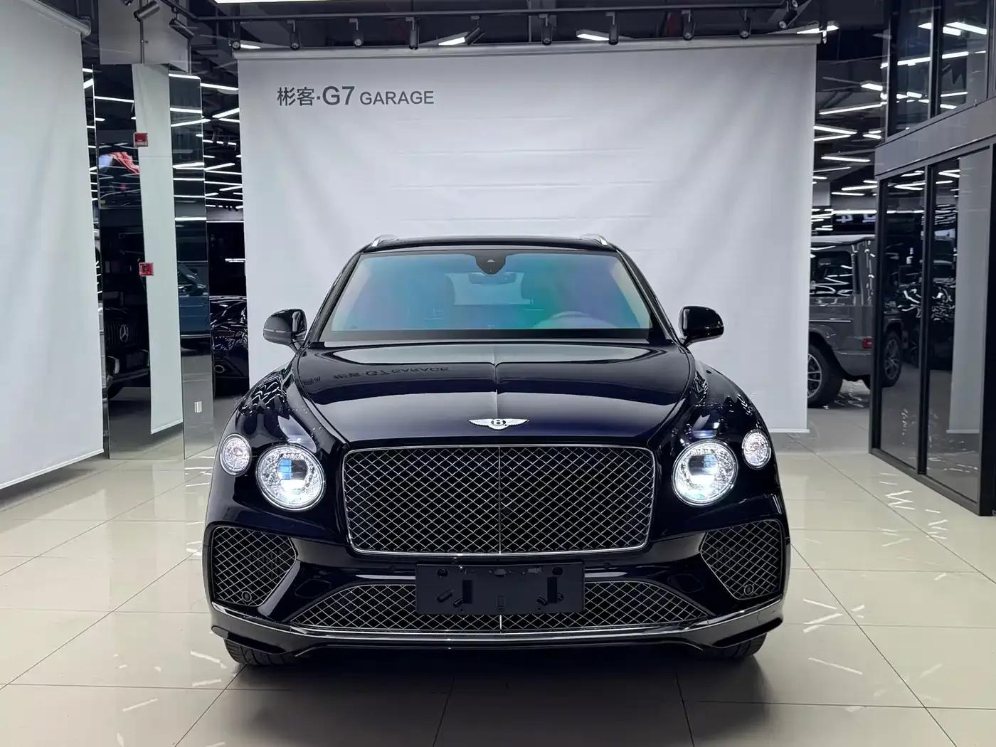 Bentayga Plug-in Hybrid 2021 3.0T PHEV — миниатюра 2