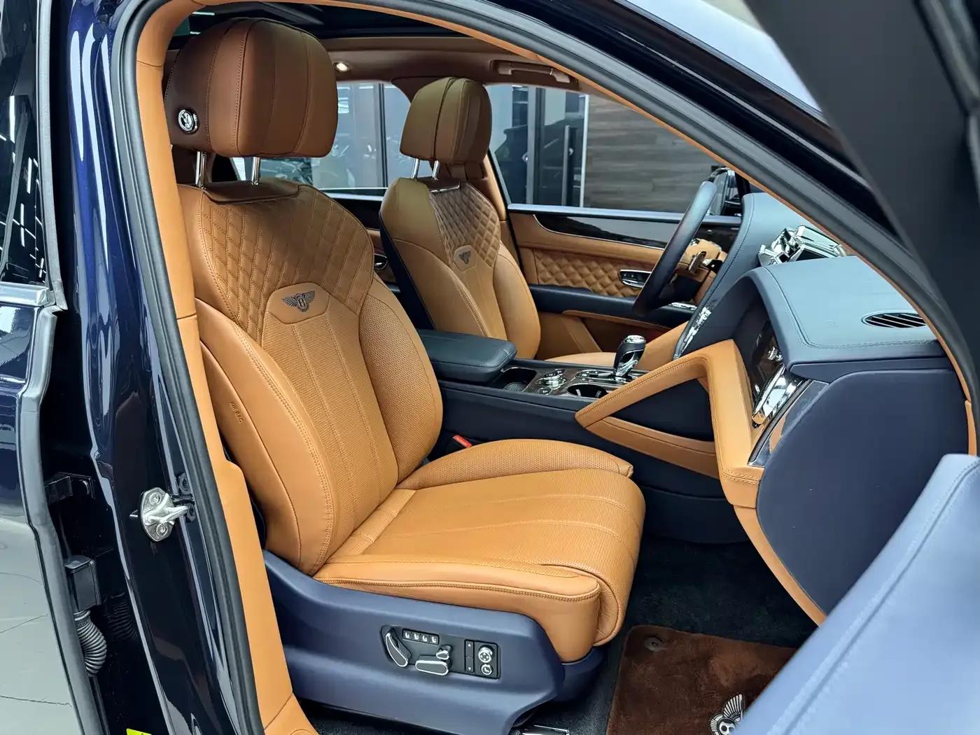 Bentayga Plug-in Hybrid 2021 3.0T PHEV — миниатюра 14