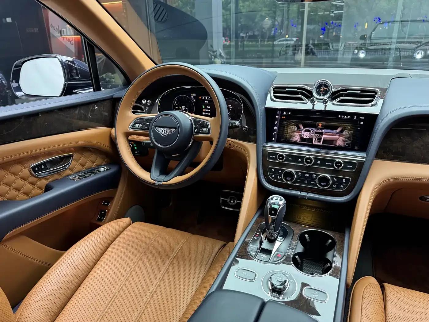 Bentayga Plug-in Hybrid 2021 3.0T PHEV — миниатюра 18