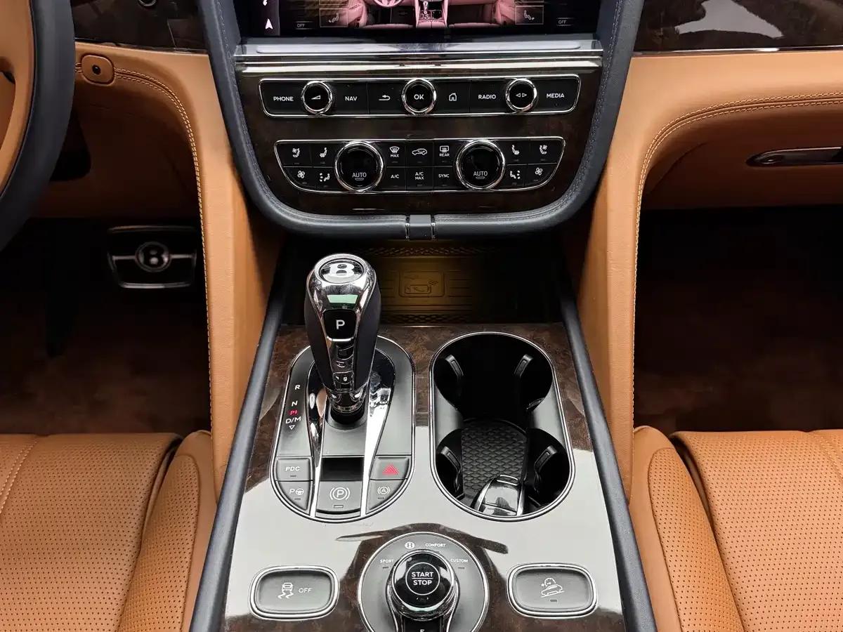 Bentayga Plug-in Hybrid 2021 3.0T PHEV — миниатюра 19