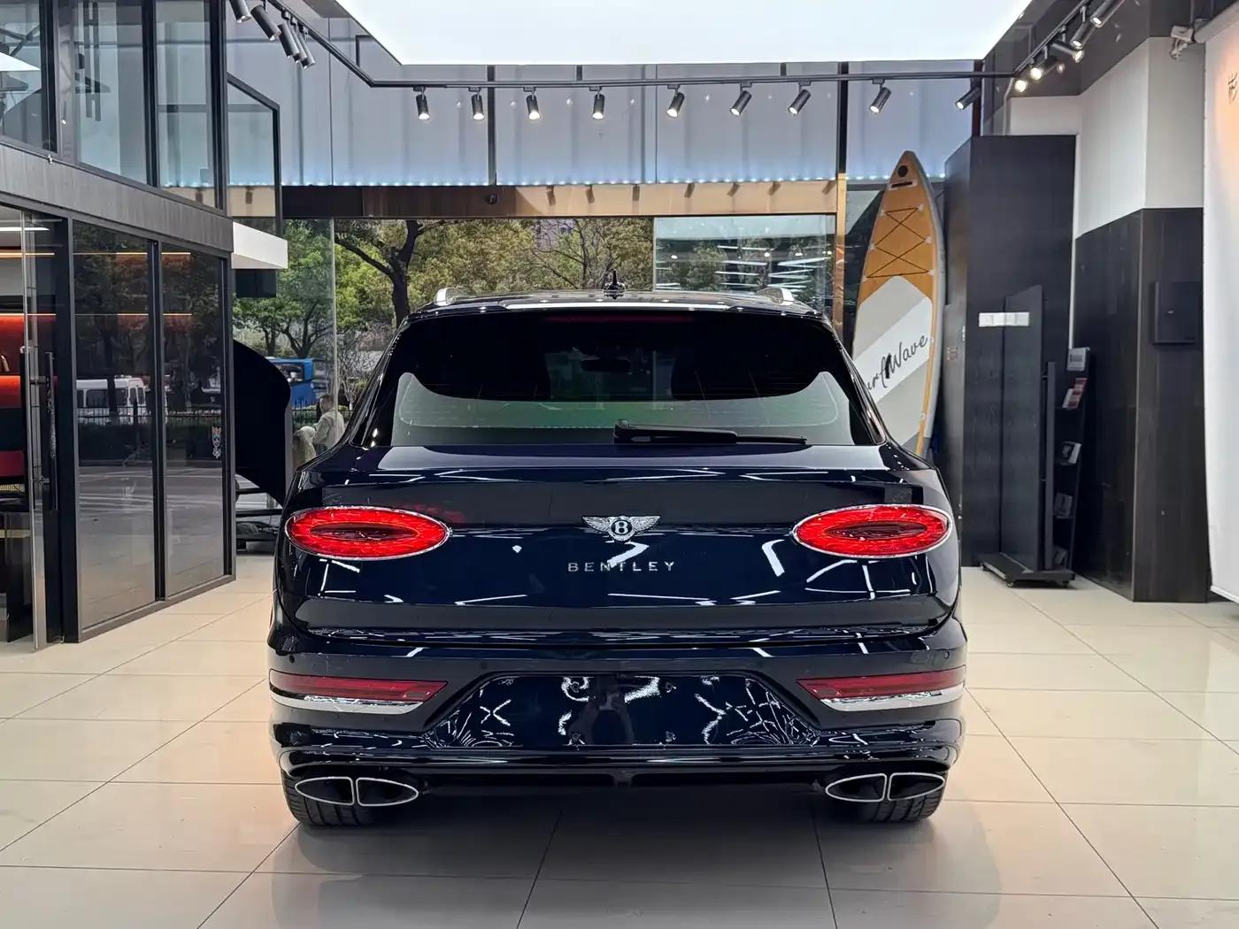 Bentayga Plug-in Hybrid 2021 3.0T PHEV — миниатюра 7