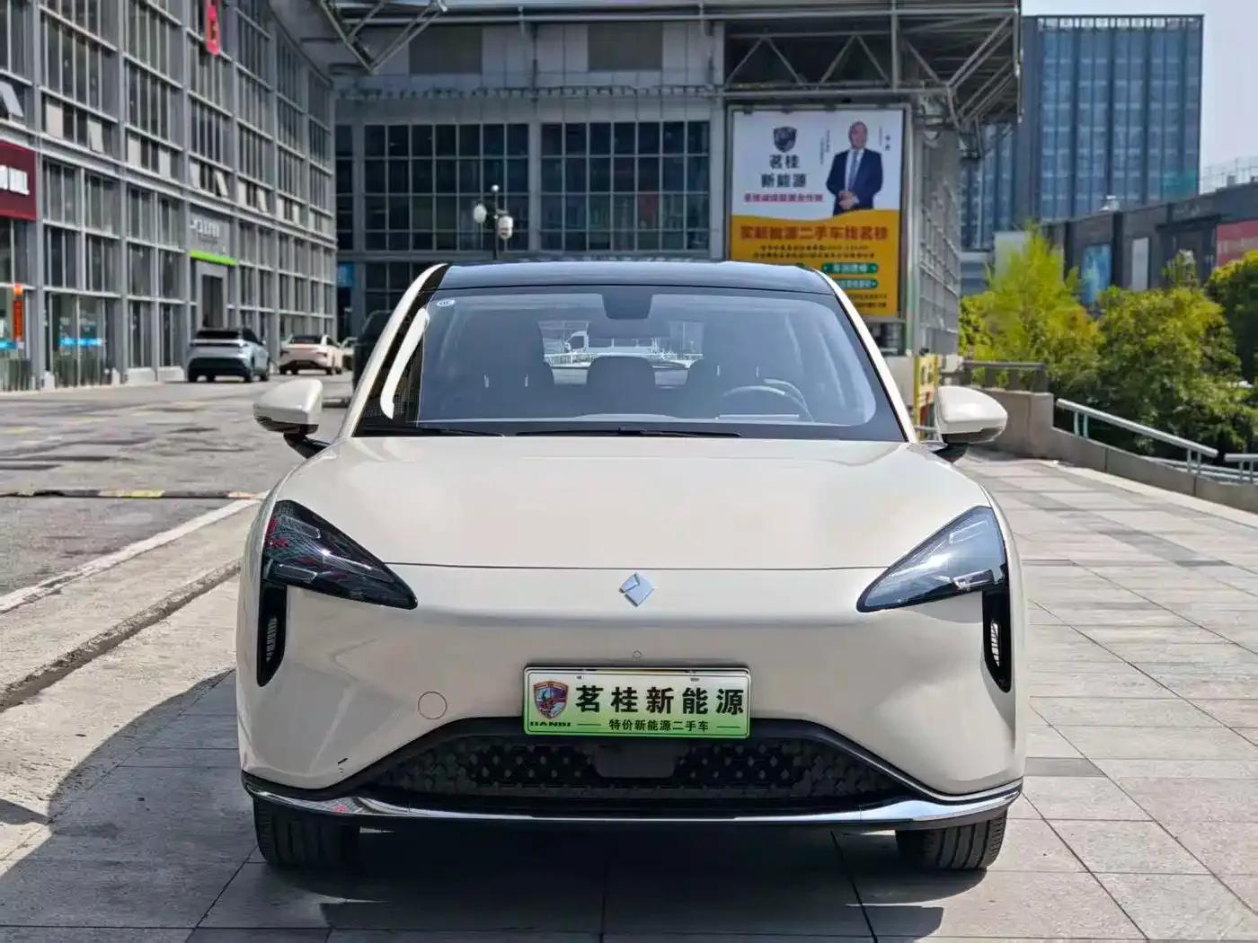 Baojun E6 2026 500km Enjoy Edition — миниатюра 1