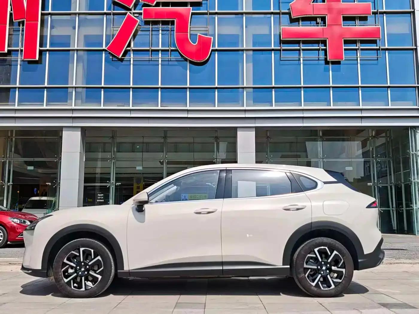 Baojun E6 2026 500km Enjoy Edition — миниатюра 3