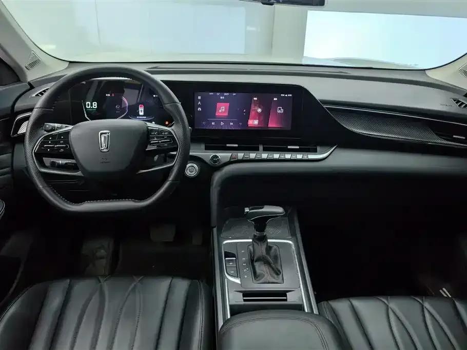 Bestune T55 2022 1.5T Automatic Leap Forward Edition — миниатюра 12