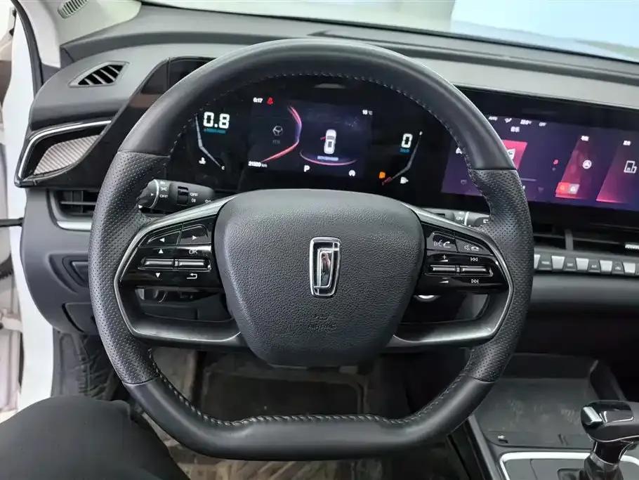 Bestune T55 2022 1.5T Automatic Leap Forward Edition — миниатюра 15