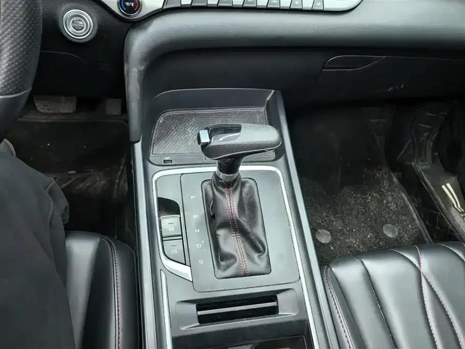Bestune T55 2022 1.5T Automatic Leap Forward Edition — миниатюра 16